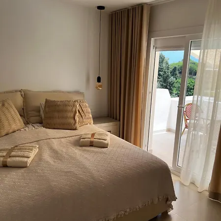 Aloha Golf View Retreat Apartament
